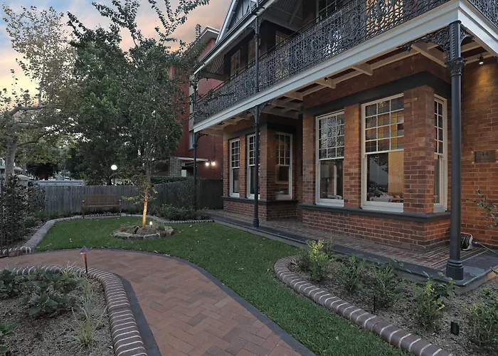 Dalziel Lodge Sydney